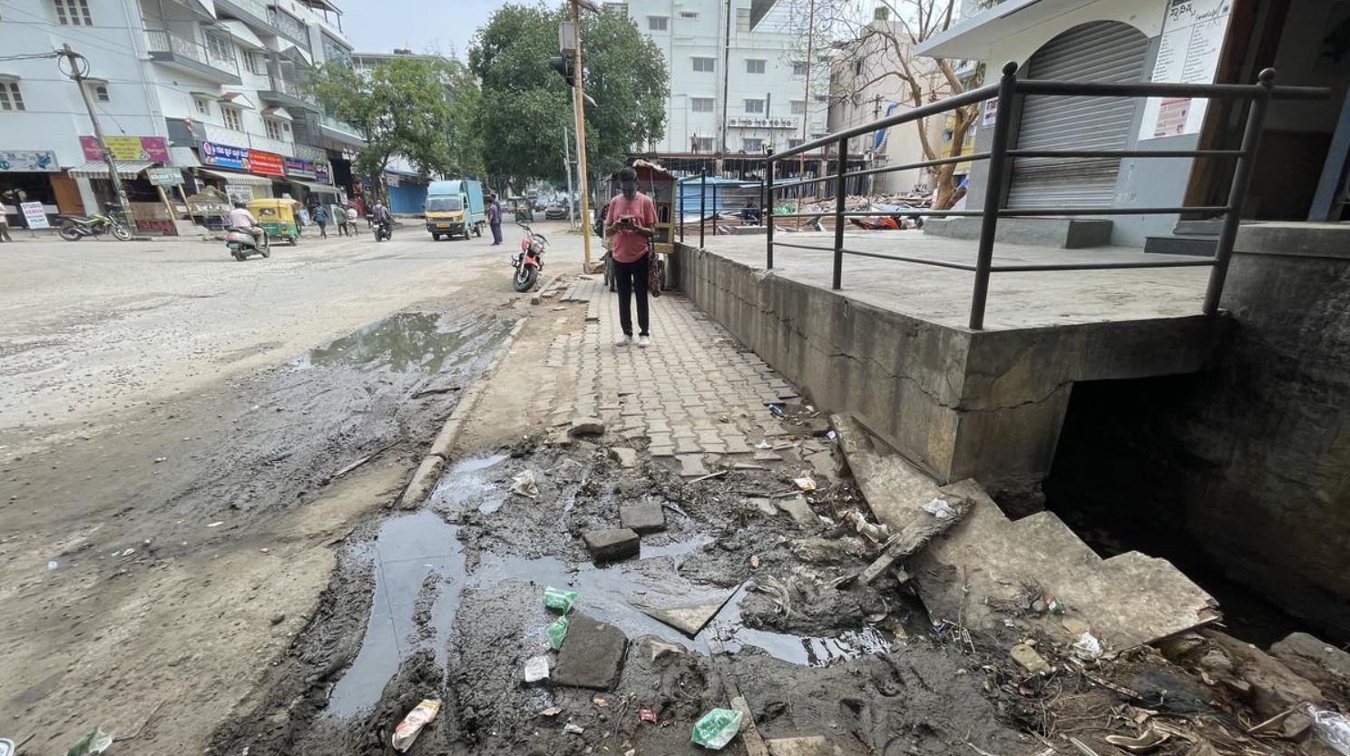Open drains and waste dumped on footpaths are common. With no elected councillor | Soche India