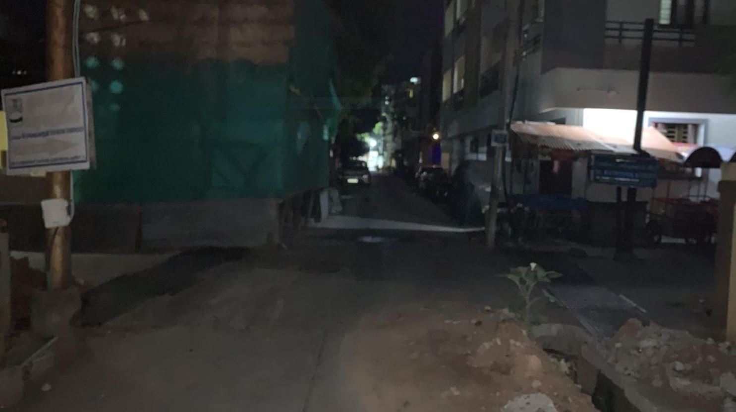 Dysfunctional streetlights leave residents in the dark, feeling unsafe in city c | Soche India